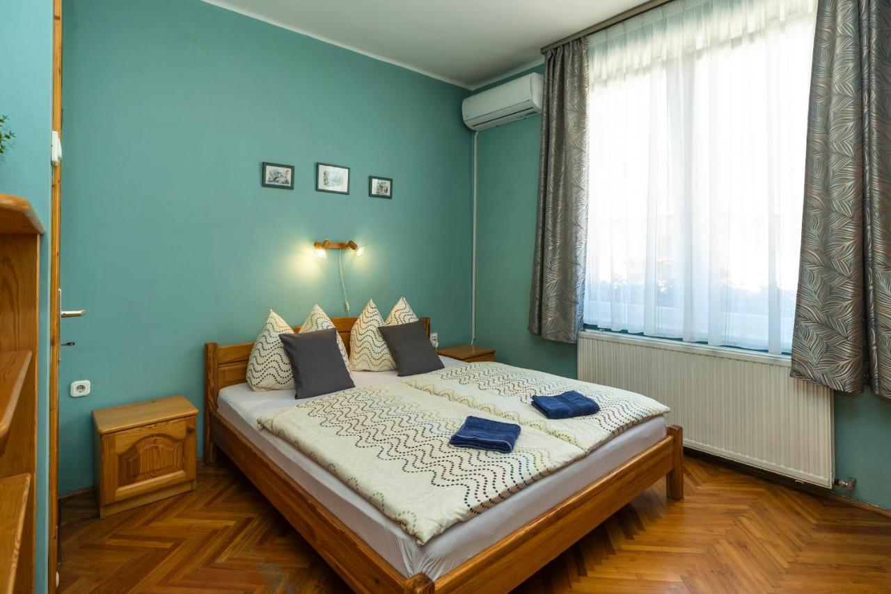 Bed & Breakfast Cecey Vendeghaz