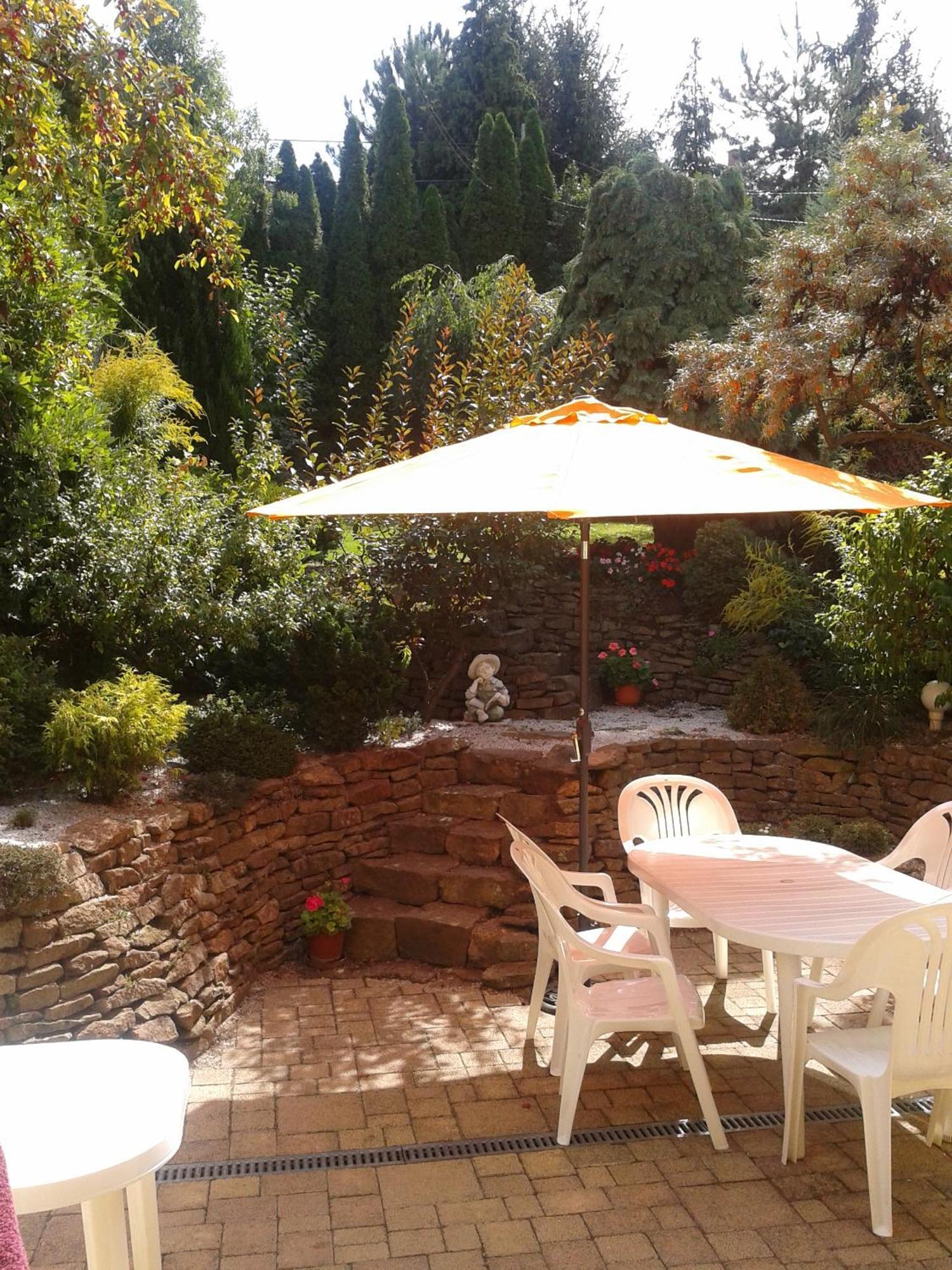 Bed & Breakfast Cecey Vendeghaz *